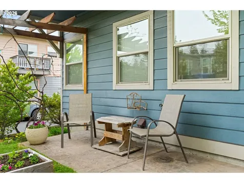 1229 29th Street Hood River OR 97031