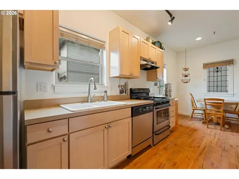 1229 29th Street Hood River OR 97031