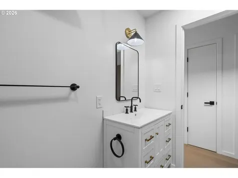 1865 SW Wellington Avenue Portland OR 97225