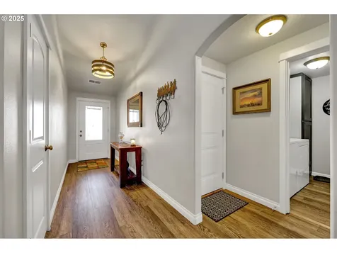 327 Camrin Loop Creswell OR 97426