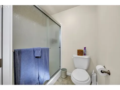 327 Camrin Loop Creswell OR 97426