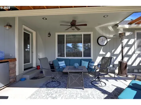 327 Camrin Loop Creswell OR 97426