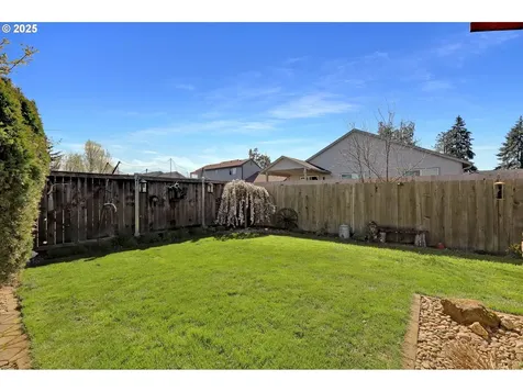 327 Camrin Loop Creswell OR 97426