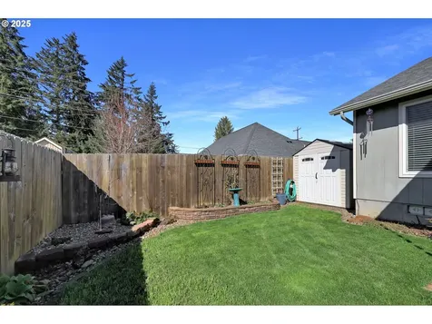 327 Camrin Loop Creswell OR 97426