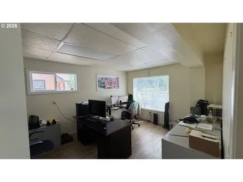 8729 SE Powell Boulevard Portland OR 97266