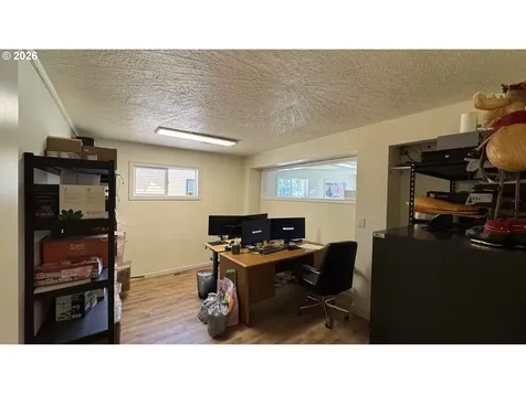 8729 SE Powell Boulevard Portland OR 97266