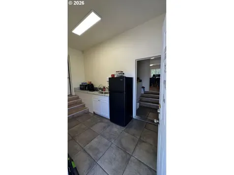 8729 SE Powell Boulevard Portland OR 97266