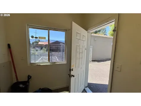 8729 SE Powell Boulevard Portland OR 97266