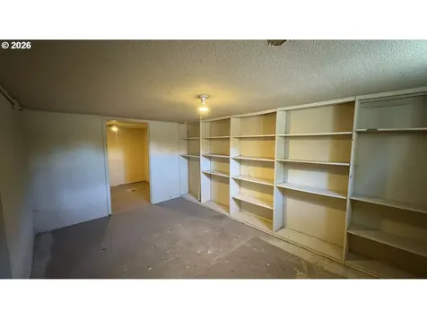 8729 SE Powell Boulevard Portland OR 97266