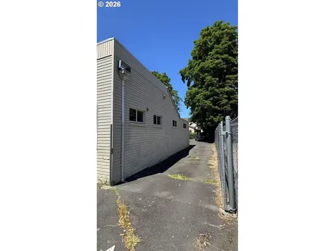 8729 SE Powell Boulevard Portland OR 97266
