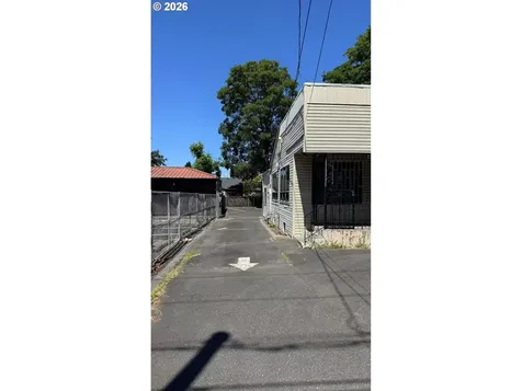 8729 SE Powell Boulevard Portland OR 97266
