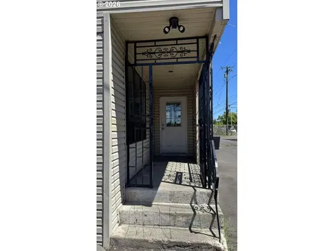 8729 SE Powell Boulevard Portland OR 97266