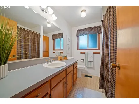 5505 NW Harney Street Vancouver WA 98663