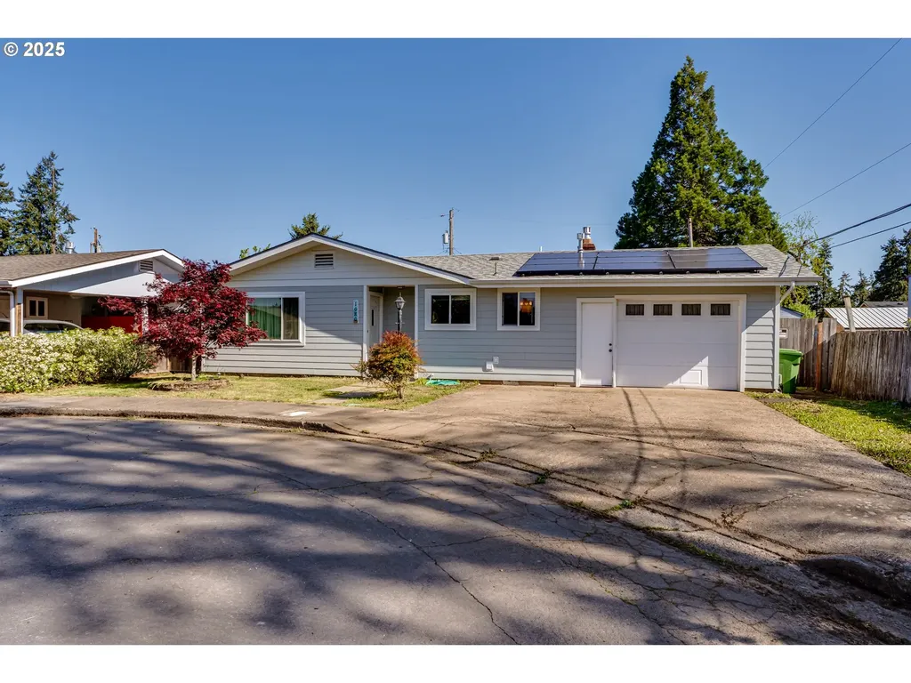 1080 E Jackson Avenue Cottage Grove OR 97424