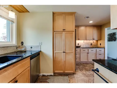 1080 E Jackson Avenue Cottage Grove OR 97424