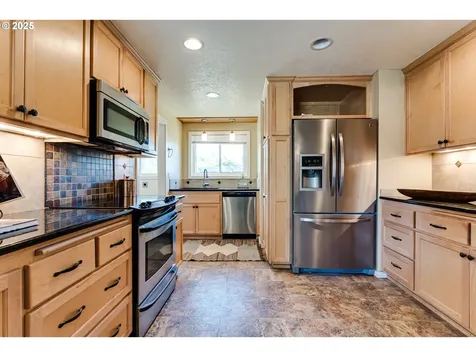 1080 E Jackson Avenue Cottage Grove OR 97424