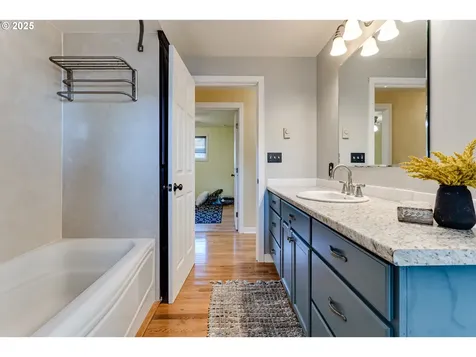 1080 E Jackson Avenue Cottage Grove OR 97424