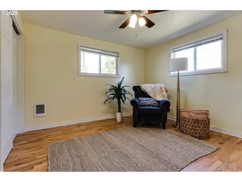 1080 E Jackson Avenue Cottage Grove OR 97424