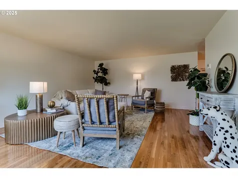 1080 E Jackson Avenue Cottage Grove OR 97424