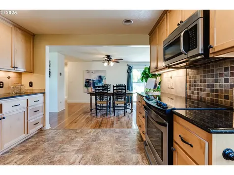 1080 E Jackson Avenue Cottage Grove OR 97424