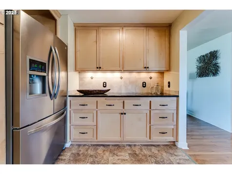 1080 E Jackson Avenue Cottage Grove OR 97424