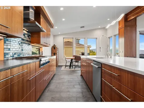 221 W Dogwood Street Washougal WA 98671