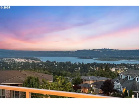 221 W Dogwood Street Washougal WA 98671