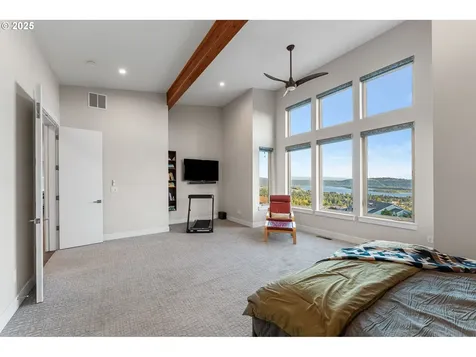 221 W Dogwood Street Washougal WA 98671
