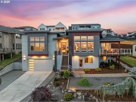 221 W Dogwood Street Washougal WA 98671