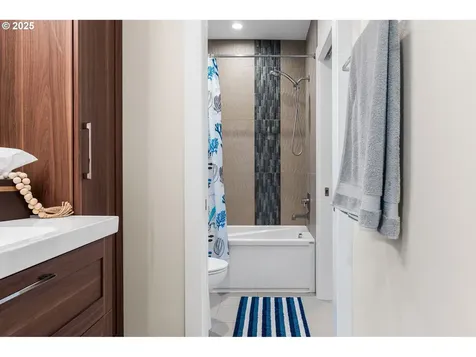221 W Dogwood Street Washougal WA 98671