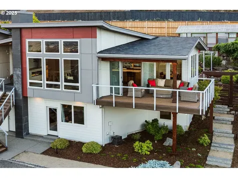 221 W Dogwood Street Washougal WA 98671