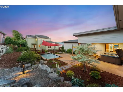 221 W Dogwood Street Washougal WA 98671