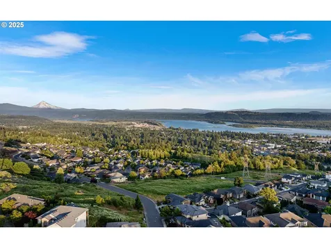 221 W Dogwood Street Washougal WA 98671