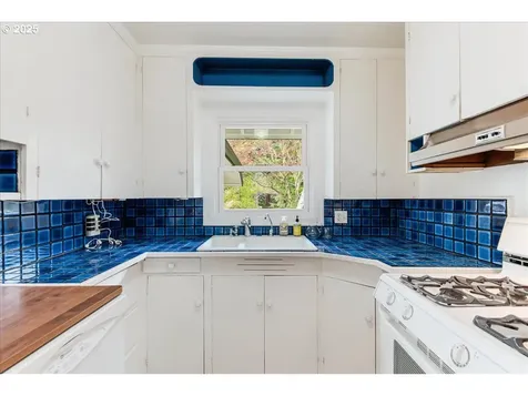 461 NE 5th Avenue Hillsboro OR 97124