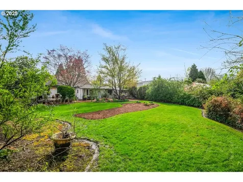 461 NE 5th Avenue Hillsboro OR 97124