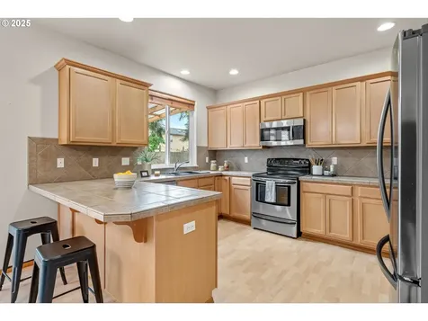6832 SE 65th Avenue Portland OR 97206