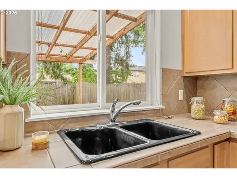6832 SE 65th Avenue Portland OR 97206