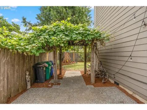 6832 SE 65th Avenue Portland OR 97206