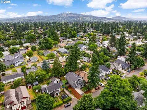6832 SE 65th Avenue Portland OR 97206