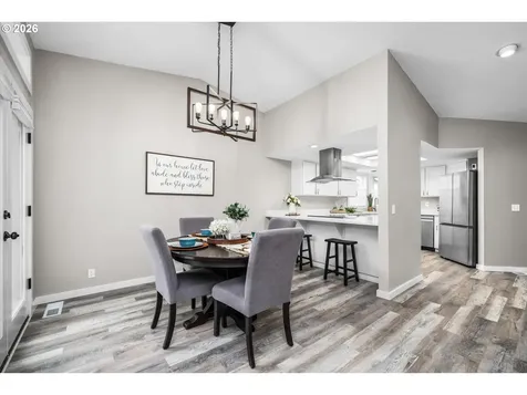 2738 Dayna Lane Eugene OR 97408