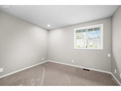 2738 Dayna Lane Eugene OR 97408