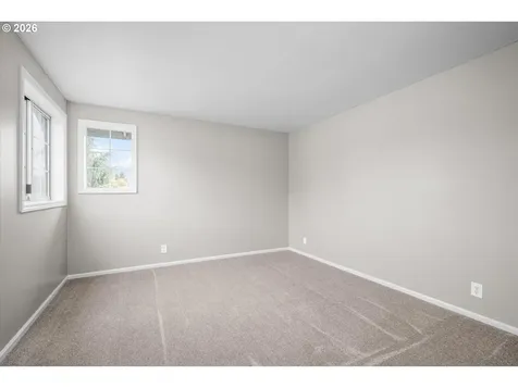 2738 Dayna Lane Eugene OR 97408