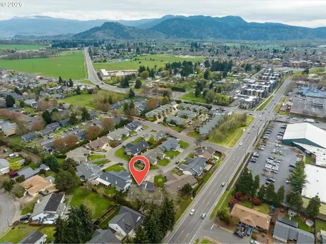 2738 Dayna Lane Eugene OR 97408