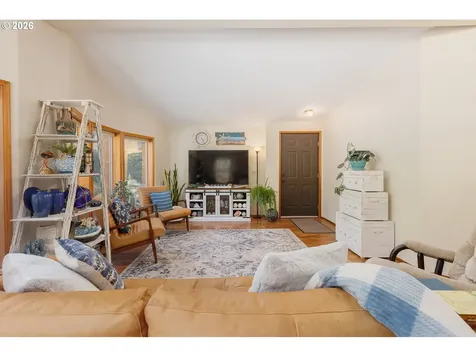 10 Seagrove Loop Lincoln City OR 97367