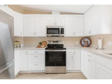 10 Seagrove Loop Lincoln City OR 97367