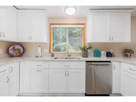 10 Seagrove Loop Lincoln City OR 97367