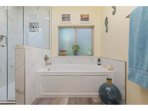 10 Seagrove Loop Lincoln City OR 97367