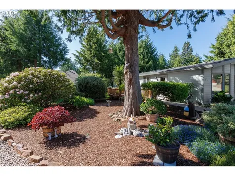 10 Seagrove Loop Lincoln City OR 97367
