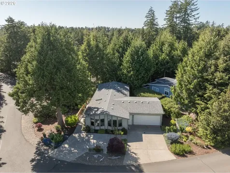 10 Seagrove Loop Lincoln City OR 97367