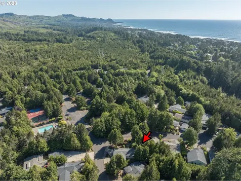 10 Seagrove Loop Lincoln City OR 97367
